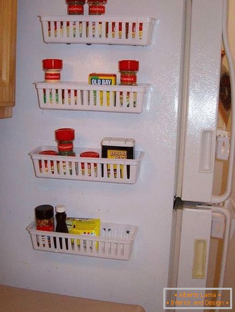 Cestas magnéticas en el refrigerador