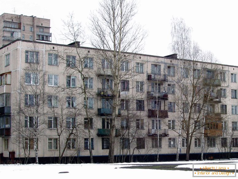 La apariencia del edificio de apartamentos