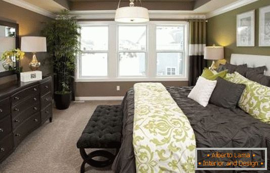 Impresionante diseño de dormitorio con decoración en negro