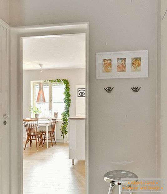 Interior de un pequeño apartamento en Suecia