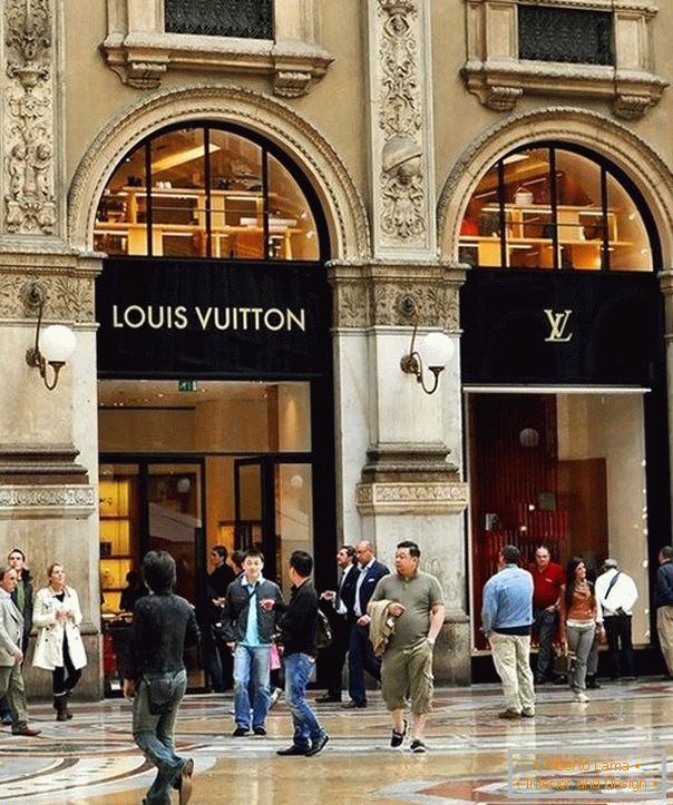 Compre Louis Vuitton en Milán