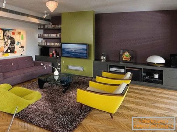 Diseño de la sala de estar con muebles amarillos