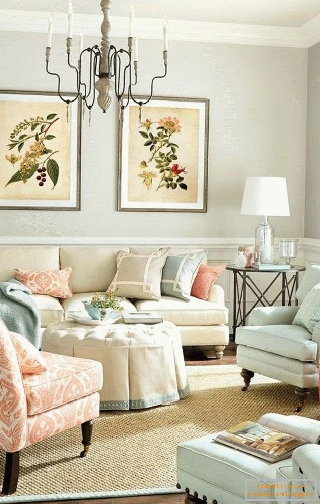 muebles tapizados en la sala de estar