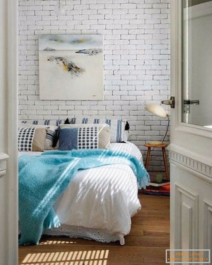 Papeles pintados de ladrillo blanco en el interior спальне, фото 16