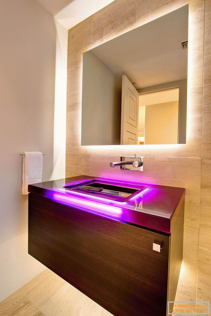 bathroom-interior-led-light-wall-mirror-para-moderno-baño-combinado-con-marrón-contrachapado-chapa-flotante-vanitory-cabinet-with-purple-led-sink-vanity-modern-bathroom-vanity- luces-744x1117