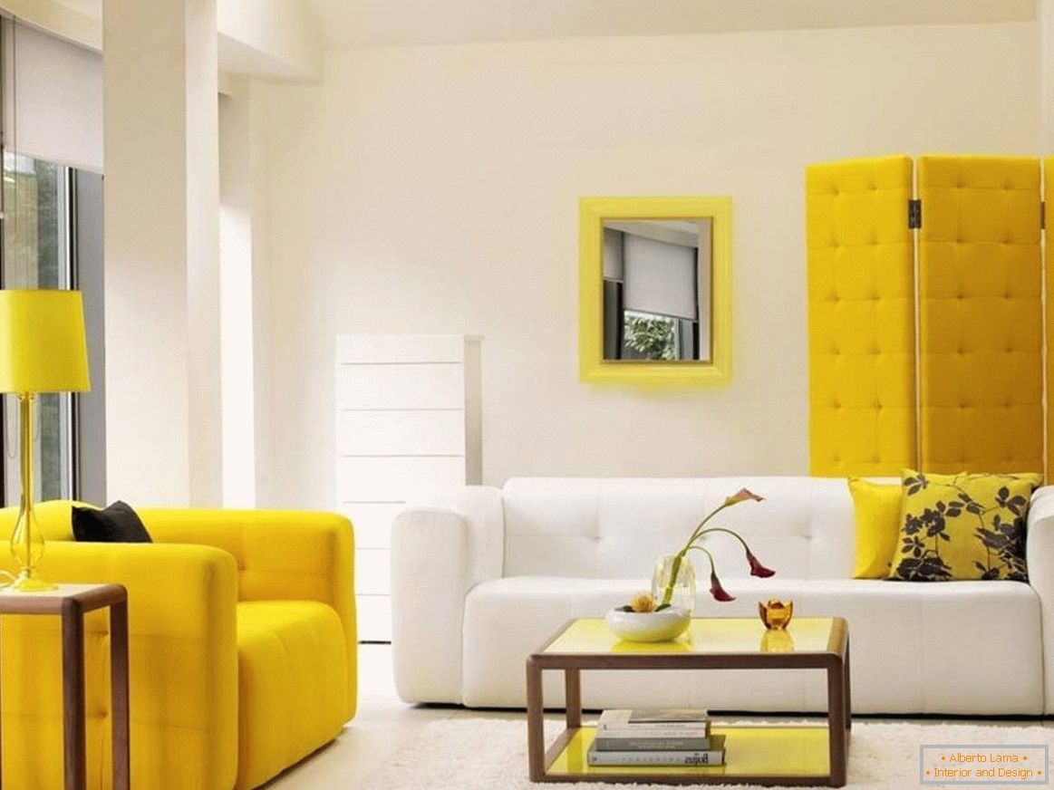 Muebles de color amarillo brillante