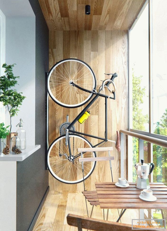 Bicicleta en el balcón