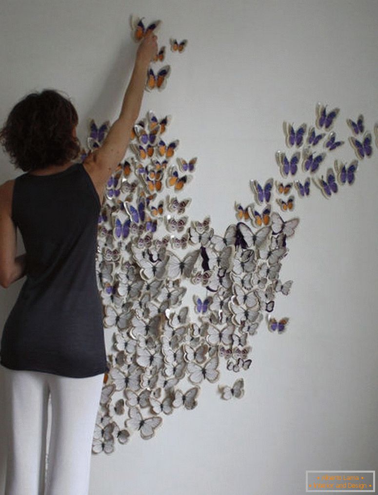 Pega mariposas a la pared