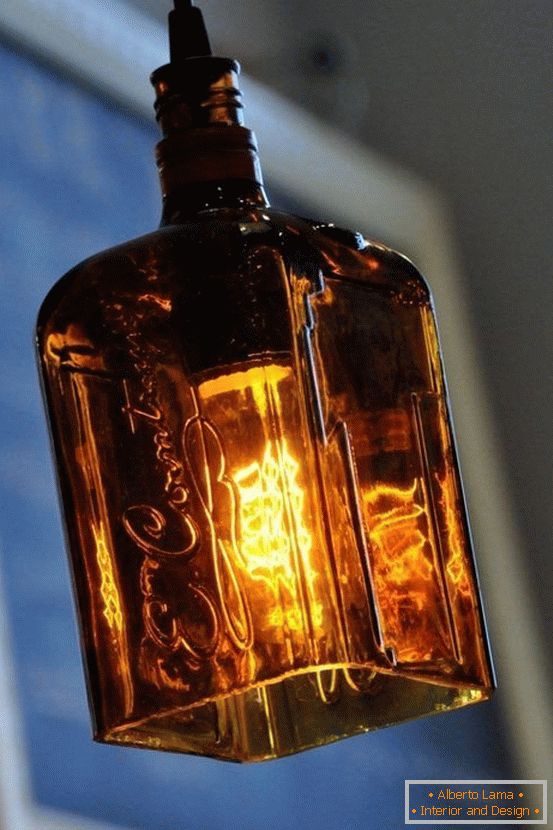 Lámpara para una lámpara de una botella