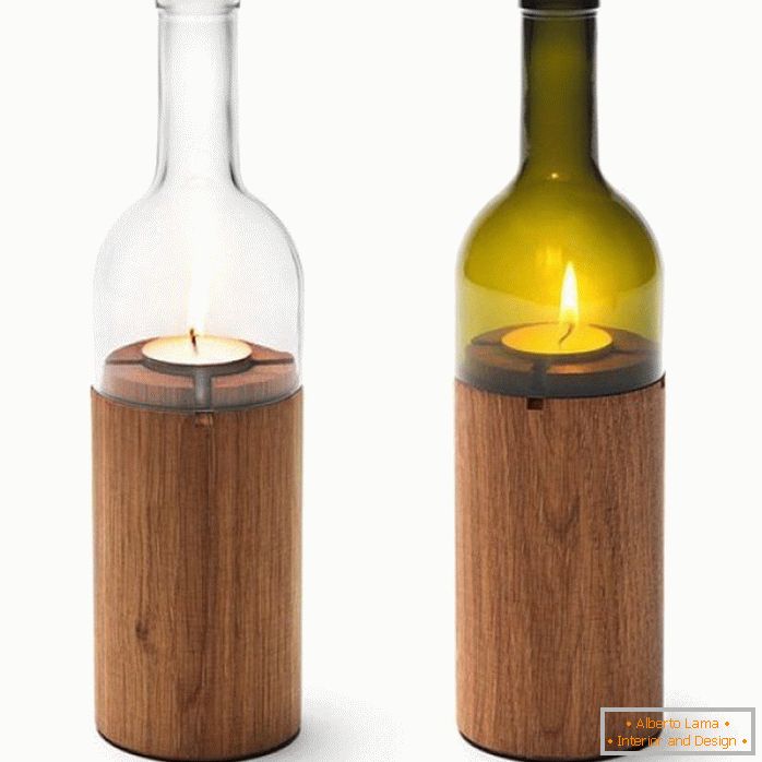 Candelabro de madera y botellas