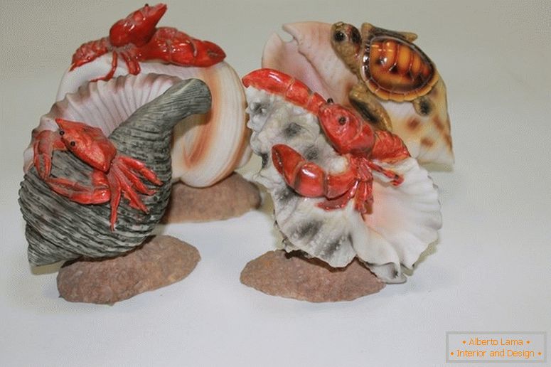 Figuritas hechas de conchas