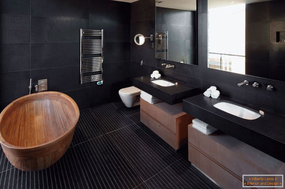 Interior del baño en color negro