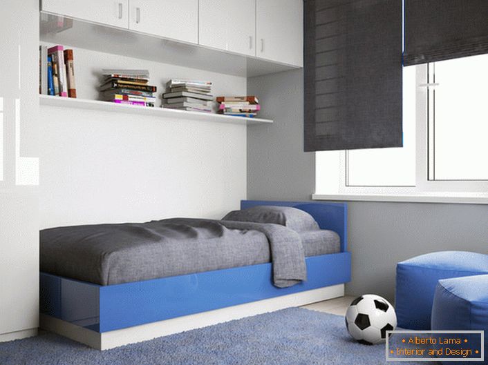 La habitación de los niños de un adolescente está diseñada de acuerdo con los requisitos del minimalismo. 