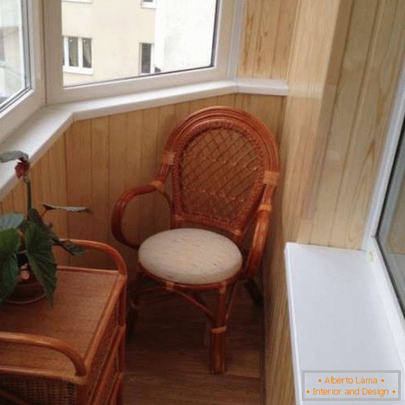 Pequeño balcón panorámico - foto de muebles y acabados