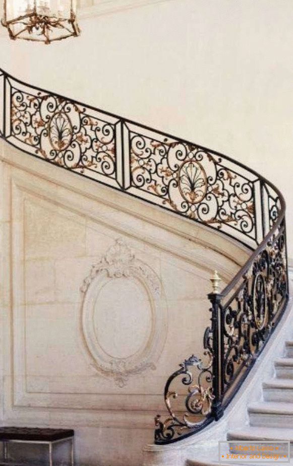 Diseño de una escalera en una casa privada, foto 1