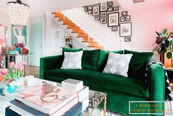 Hermoso diseño de la sala de estar en una casa privada - foto interior de la sala