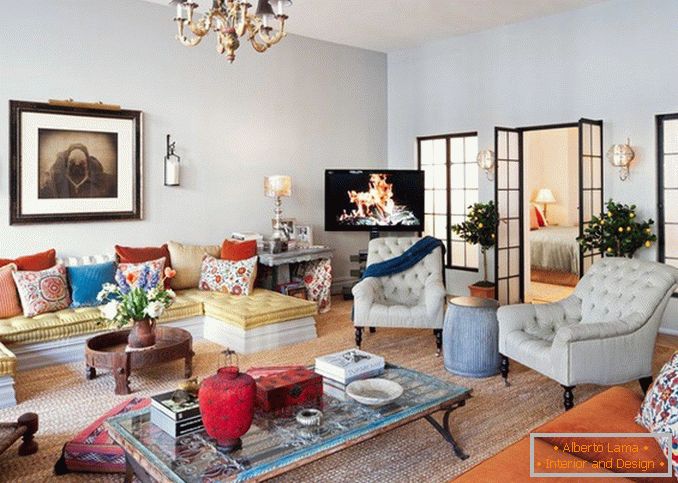 Estilo ecléctico: una solución de color interesante para tu sala de estar
