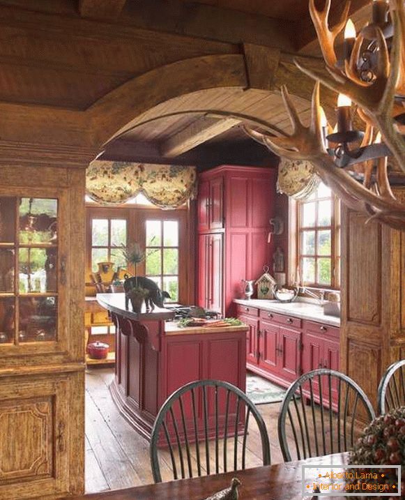 Diseño de interiores de una casa de madera - foto de una cocina de estilo chalé