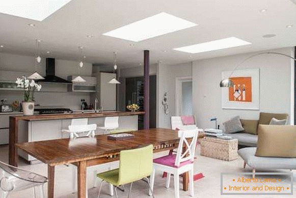 Diseño de cocina en una casa privada - foto combinada con sala de estar