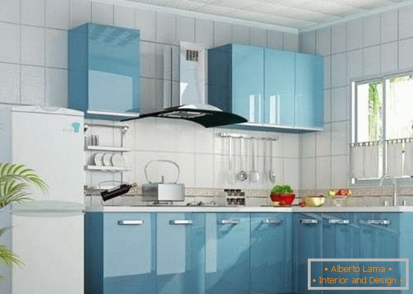Diseño de cocina de esquina en una casa privada - foto en color azul