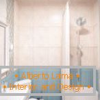 Diseño de baño con azulejos de dos colores