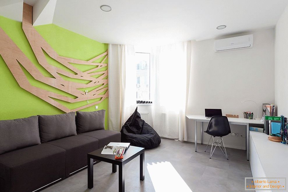 Interior de un elegante apartamento de una habitación en Kiev