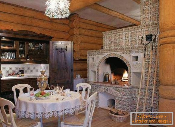 Estilo étnico ruso en el interior - foto en una casa privada