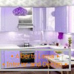 Color púrpura en el diseño de la cocina