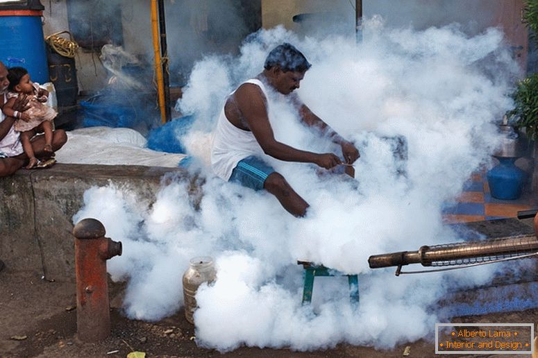 Hombre en el humo, India