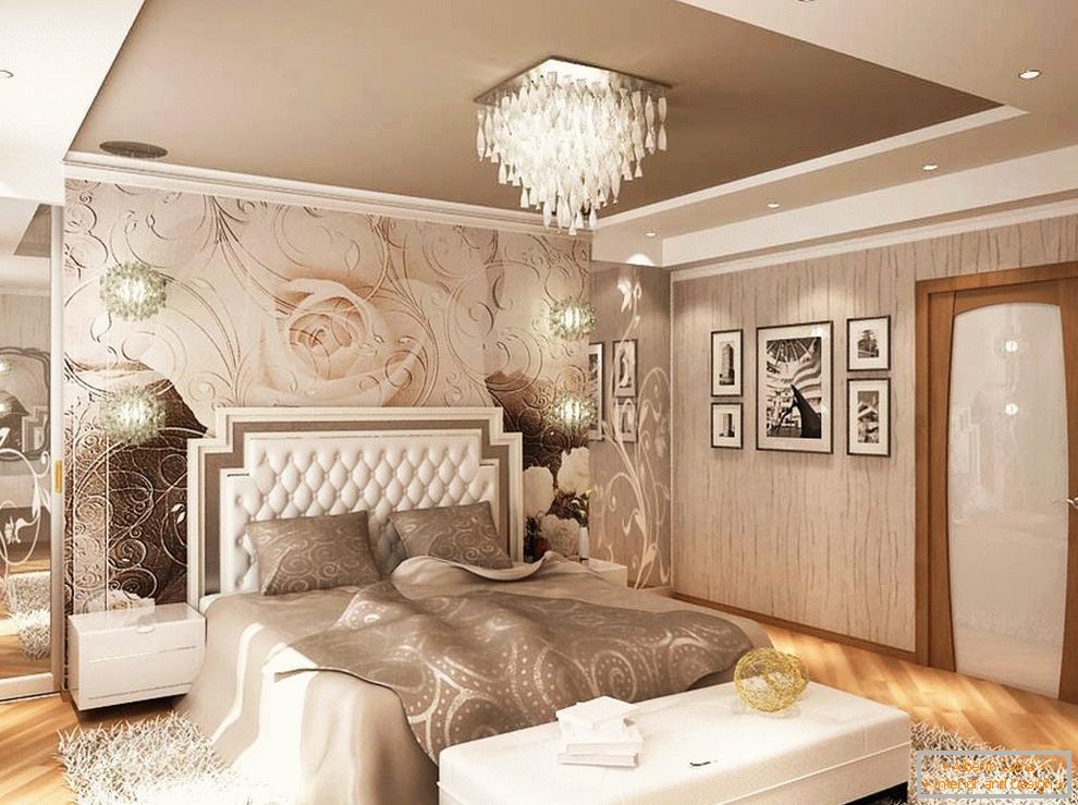 Decoración de dormitorio beige con rosas