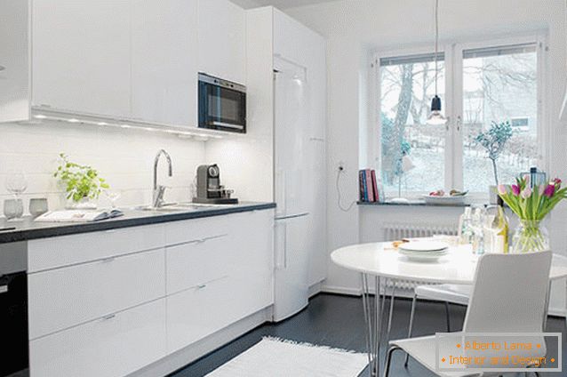 Cocina de un pequeño apartamento en Goteborg