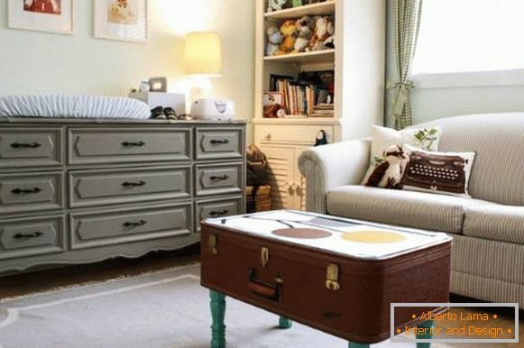 old-suitcase-like-coffee-table