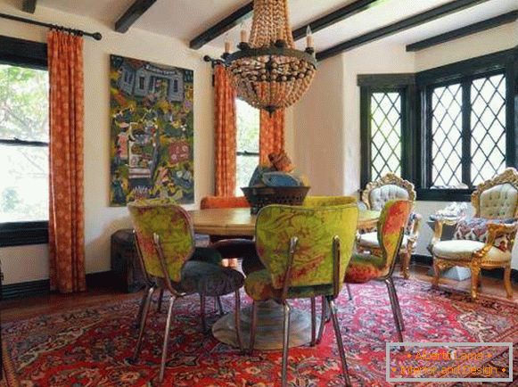 Diseño de interiores indio con muebles eclécticos