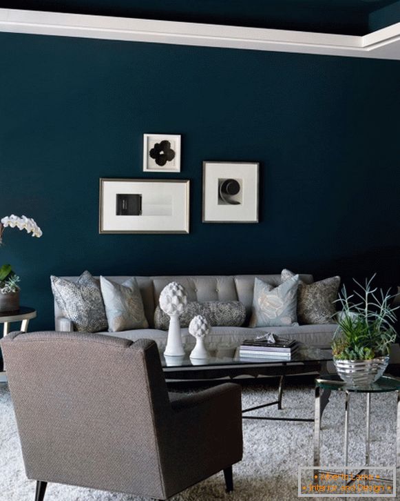 Sala de estar moderna con papel pintado negro