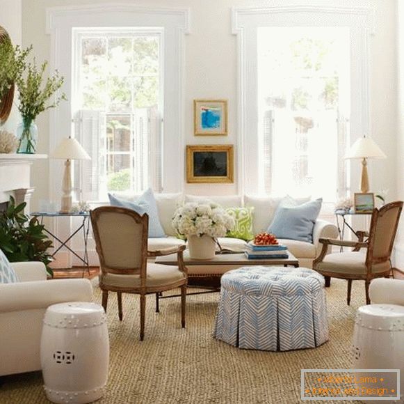 Foto de una acogedora sala de estar en un estilo moderno