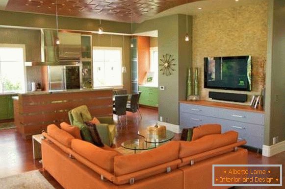 Interior verde naranja de la cocina de la sala de estar en una casa privada
