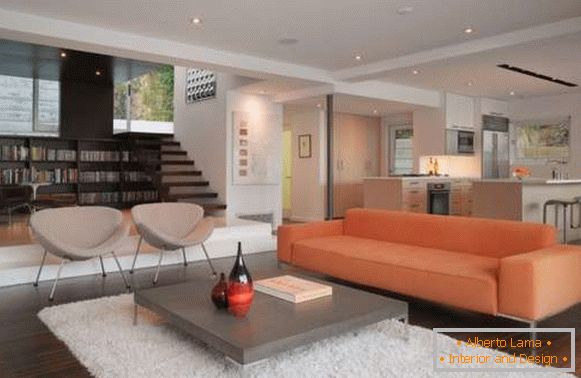 Diseño interior de una casa privada en un estilo moderno - foto de una cocina en la sala de estar