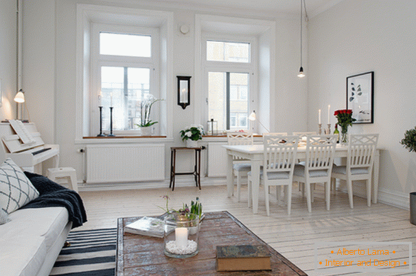 Sala de estar y apartamentos de comedor en estilo escandinavo en Gotemburgo