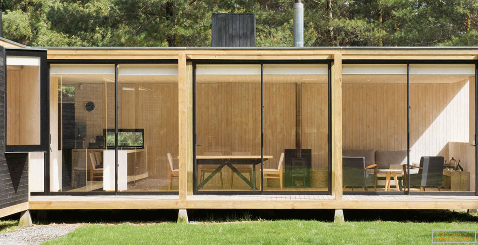 Fachada de una casa modular de madera