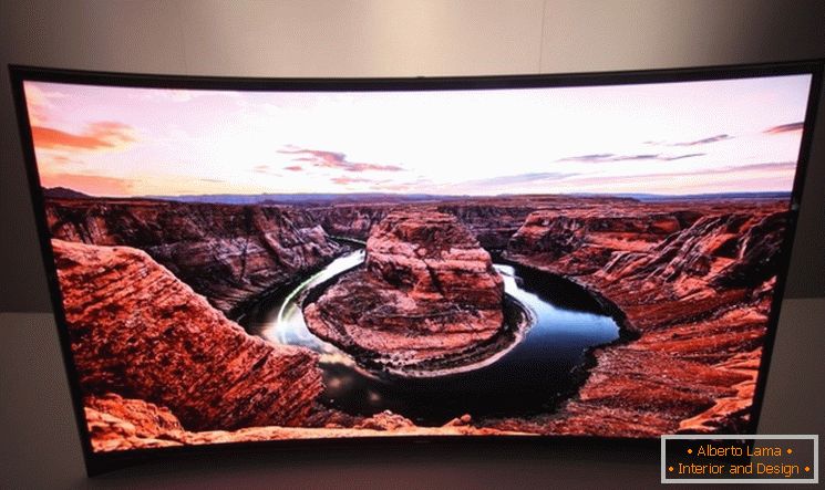 El televisor OLED curvado tiene resolución Full HD 1920 x 1080