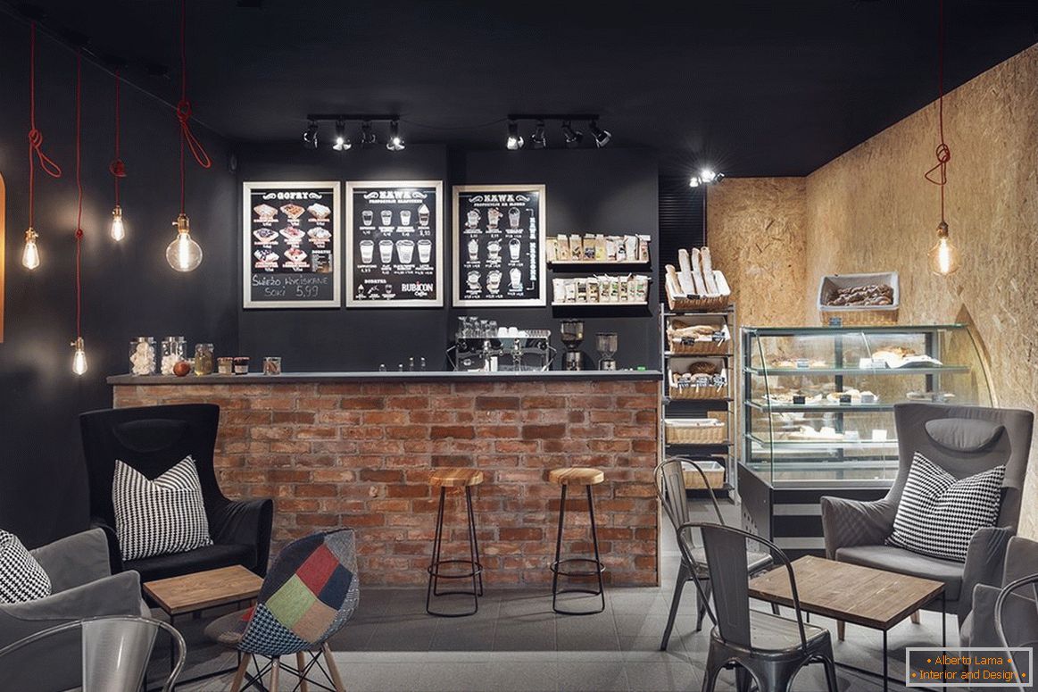 Barra de bar en café en estilo loft