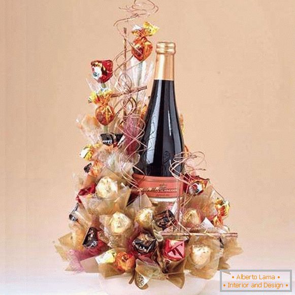 Cómo decorar una botella de champagne con dulces на праздник