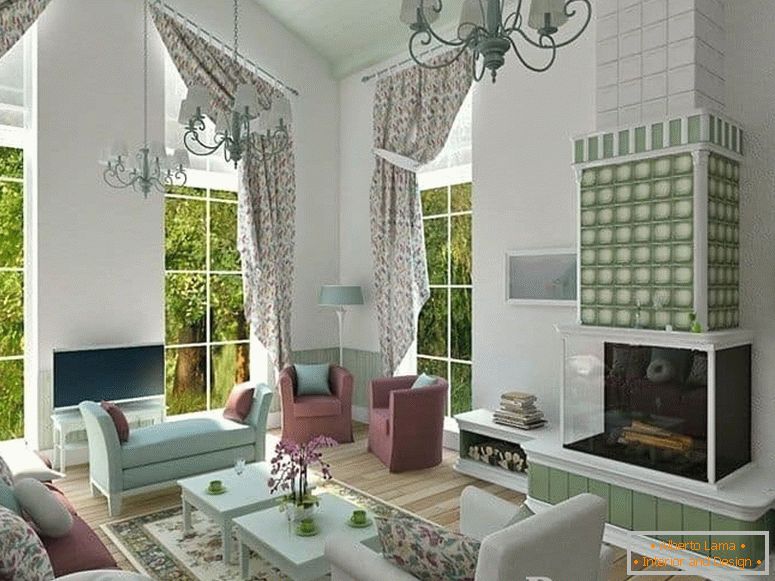 Sala de estar con chimenea y ventanas panorámicas en la casa de campo
