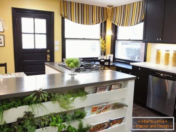Diseño de moda de cortinas para la cocina en color amarillo y marrón