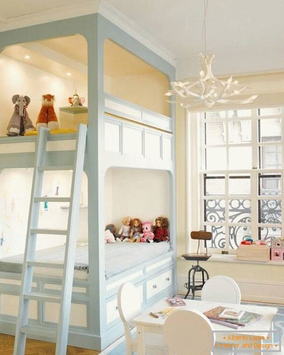 Hermosa habitación para niñas con una litera