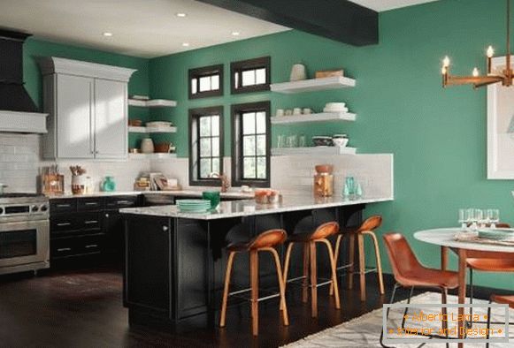 Pintar las paredes del apartamento con pintura verde: una foto de la cocina y la sala de estar