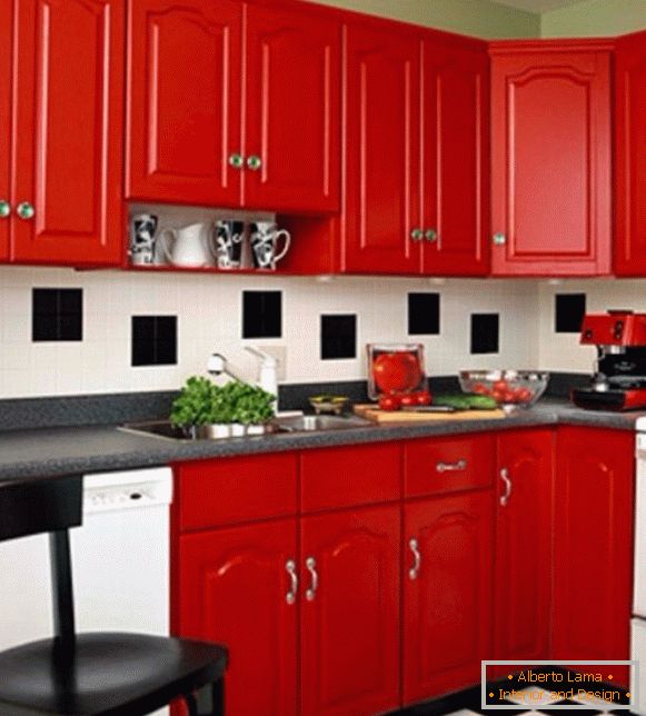 Cocina roja en el interior foto 16