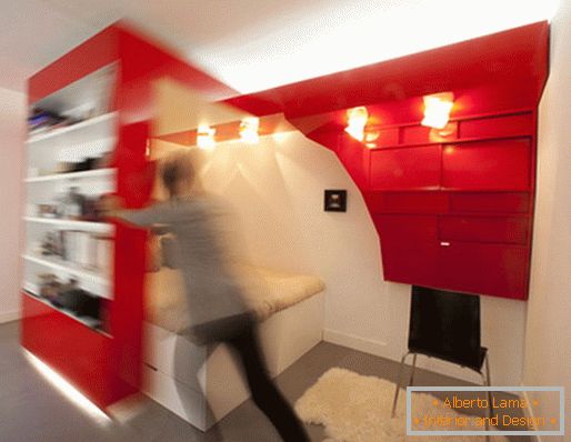 Dormitorio transformable rojo y blanco