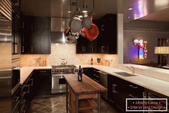 Utensilios de cocina de acero inoxidable - una selección de fotos en el interior
