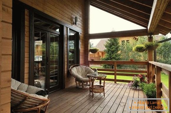 Фото 2: Cocina cerrada de verano con terraza